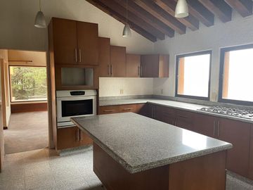 Casa en venta- Club de Golf Los Encinos