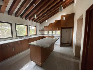Casa en venta- Club de Golf Los Encinos