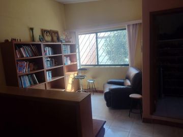 CASA EN DESNIVELES DE 3 PISOS, HACIENDA OJO DE AGUA SUP. 525 MTS
