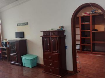 CASA EN DESNIVELES DE 3 PISOS, HACIENDA OJO DE AGUA SUP. 525 MTS
