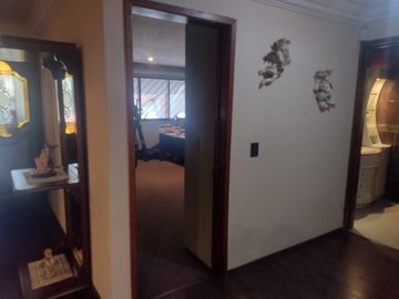 CASA EN DESNIVELES DE 3 PISOS, HACIENDA OJO DE AGUA SUP. 525 MTS