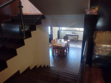 CASA EN DESNIVELES DE 3 PISOS, HACIENDA OJO DE AGUA SUP. 525 MTS