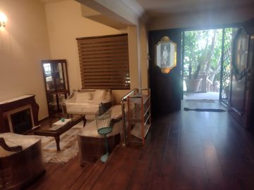 CASA EN DESNIVELES DE 3 PISOS, HACIENDA OJO DE AGUA SUP. 525 MTS