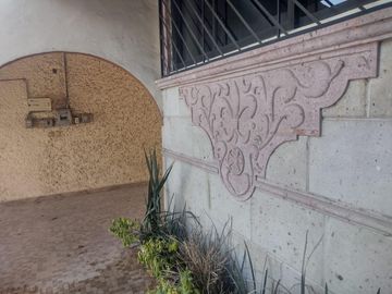 CASA EN DESNIVELES DE 3 PISOS, HACIENDA OJO DE AGUA SUP. 525 MTS
