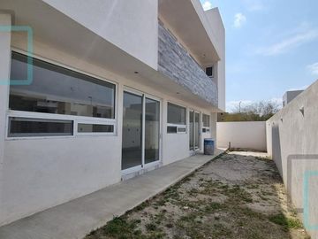 CASA EN VENTA LAS CRUCES CAMPO DE GOLF ZONA APODACA