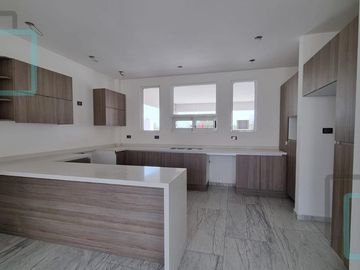 CASA EN VENTA LAS CRUCES CAMPO DE GOLF ZONA APODACA