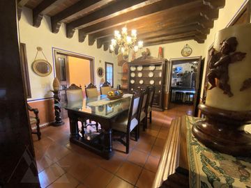 Venta de Casa sola  Estilo Colonial Mexicano en  Vista Hermosa  Cuernavaca Morelos