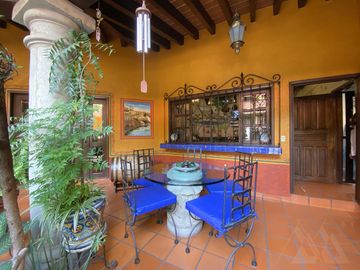 Venta de Casa sola  Estilo Colonial Mexicano en  Vista Hermosa  Cuernavaca Morelos