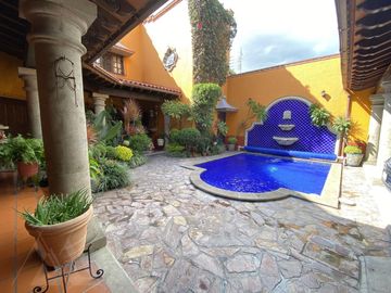 Venta de Casa sola  Estilo Colonial Mexicano en  Vista Hermosa  Cuernavaca Morelos