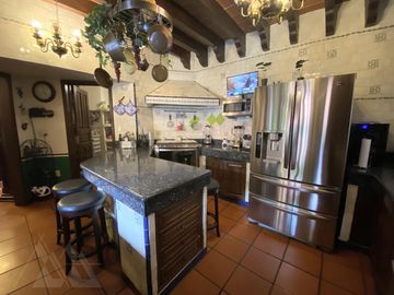 Venta de Casa sola  Estilo Colonial Mexicano en  Vista Hermosa  Cuernavaca Morelos