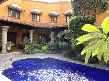 Venta de Casa sola  Estilo Colonial Mexicano en  Vista Hermosa  Cuernavaca Morelos