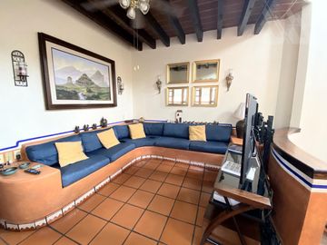 Venta de Casa sola  Estilo Colonial Mexicano en  Vista Hermosa  Cuernavaca Morelos