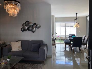 CASA EN VENTA ZONA DOMINIO CUMBRES