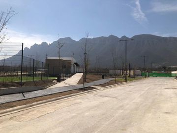 CASA EN VENTA ZONA DOMINIO CUMBRES