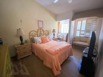 Casa en Venta y Renta  dentro de Calle cerrada con Seguridad, en  Palmira Tinguindin, Cuernavaca Mor