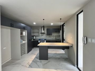 Moderna Casa En Venta En Lomas De Angelópolis III