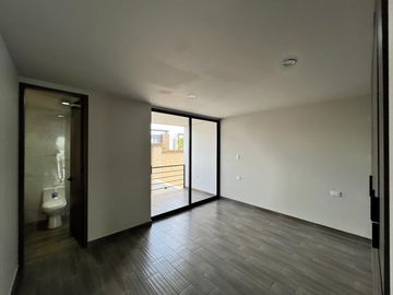 Moderna Casa En Venta En Lomas De Angelópolis III