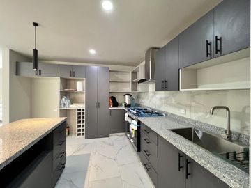 Moderna Casa En Venta En Lomas De Angelópolis III