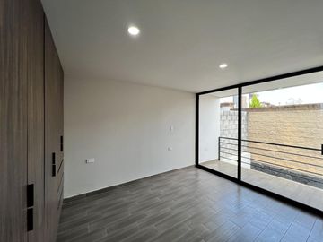 Moderna Casa En Venta En Lomas De Angelópolis III
