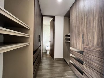 Moderna Casa En Venta En Lomas De Angelópolis III