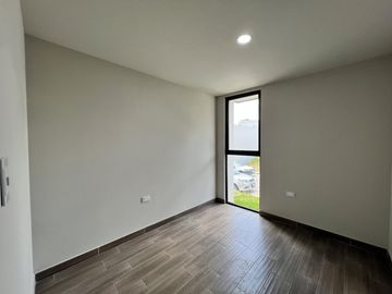 Moderna Casa En Venta En Lomas De Angelópolis III