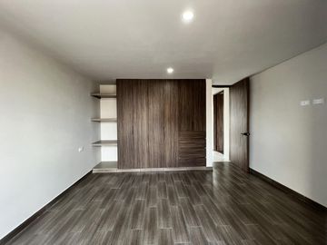 Moderna Casa En Venta En Lomas De Angelópolis III