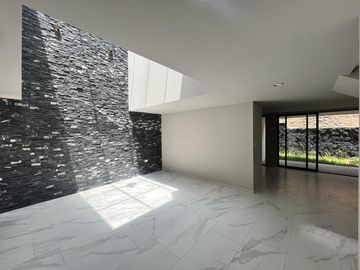 Moderna Casa En Venta En Lomas De Angelópolis III