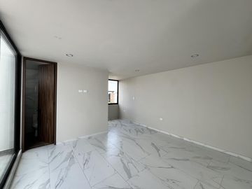 Moderna Casa En Venta En Lomas De Angelópolis III
