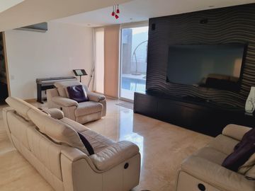 Casa en  venta Portal del Huajuco carretera Nacional