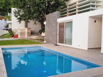 Casa en  venta Portal del Huajuco carretera Nacional