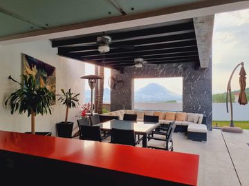 Casa en  venta Portal del Huajuco carretera Nacional