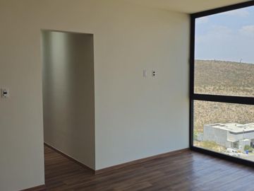 SE VENDE CASA CON VISTA EN LA LOMA CLUB DE GOLF