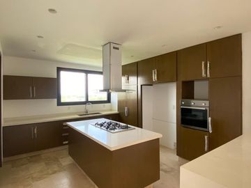 PUNTA TIBURON, Departamento en RENTA con vista al campo de golf y al manglar, 3 recamaras con baño