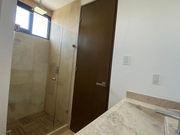 PUNTA TIBURON, Departamento en RENTA con vista al campo de golf y al manglar, 3 recamaras con baño
