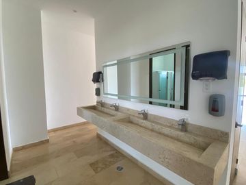 PUNTA TIBURON, Departamento en RENTA con vista al campo de golf y al manglar, 3 recamaras con baño