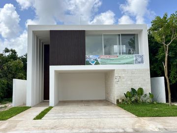 Casa en venta en privada NORTEMERIDA