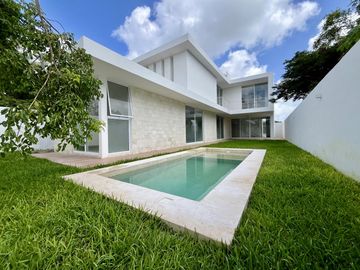 Casa en venta en privada NORTEMERIDA
