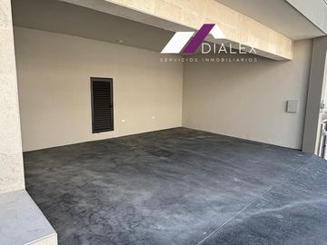 Fracc. Castaños del Vergel -CARRETERA NACIONAL- Casa VENTA Zona Sur MONTERREY, 377 m2