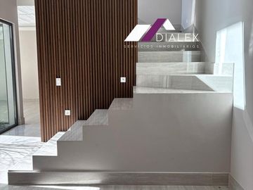 Fracc. Castaños del Vergel -CARRETERA NACIONAL- Casa VENTA Zona Sur MONTERREY, 377 m2