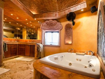 Casa Colonial de 7 Habitaciones en Venta en Isla Mujeres