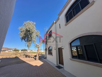 SE VENDE CASA EN ROYAL GOLF CLUB SAN CARLOS.