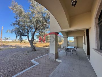 SE VENDE CASA EN ROYAL GOLF CLUB SAN CARLOS.