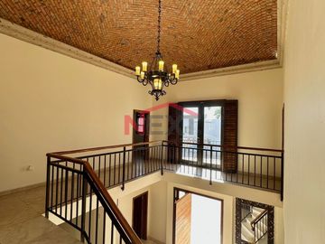 SE VENDE CASA EN ROYAL GOLF CLUB SAN CARLOS.