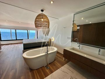 Casa en Venta y Renta en Cancun en Villa de Pescadores, Frente al Mar