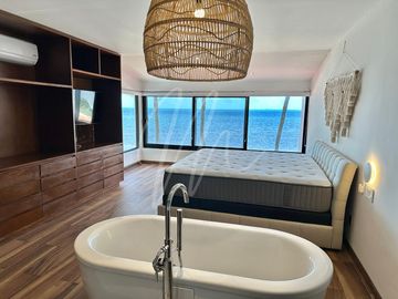 Casa en Venta y Renta en Cancun en Villa de Pescadores, Frente al Mar