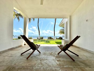 Casa en Venta y Renta en Cancun en Villa de Pescadores, Frente al Mar