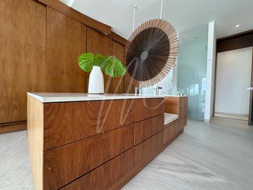 Casa en Venta y Renta en Cancun en Villa de Pescadores, Frente al Mar