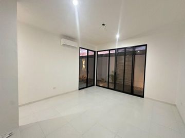 Casa de una planta con alberca en Conkal, Norte de Mérida.