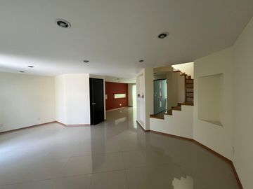 VENTA DE CASA EN FRACCIONAMIENTO FUENTES DE SAN JOSÉ EN TOLUCA