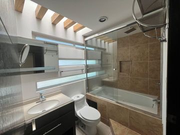 VENTA DE CASA EN FRACCIONAMIENTO FUENTES DE SAN JOSÉ EN TOLUCA
